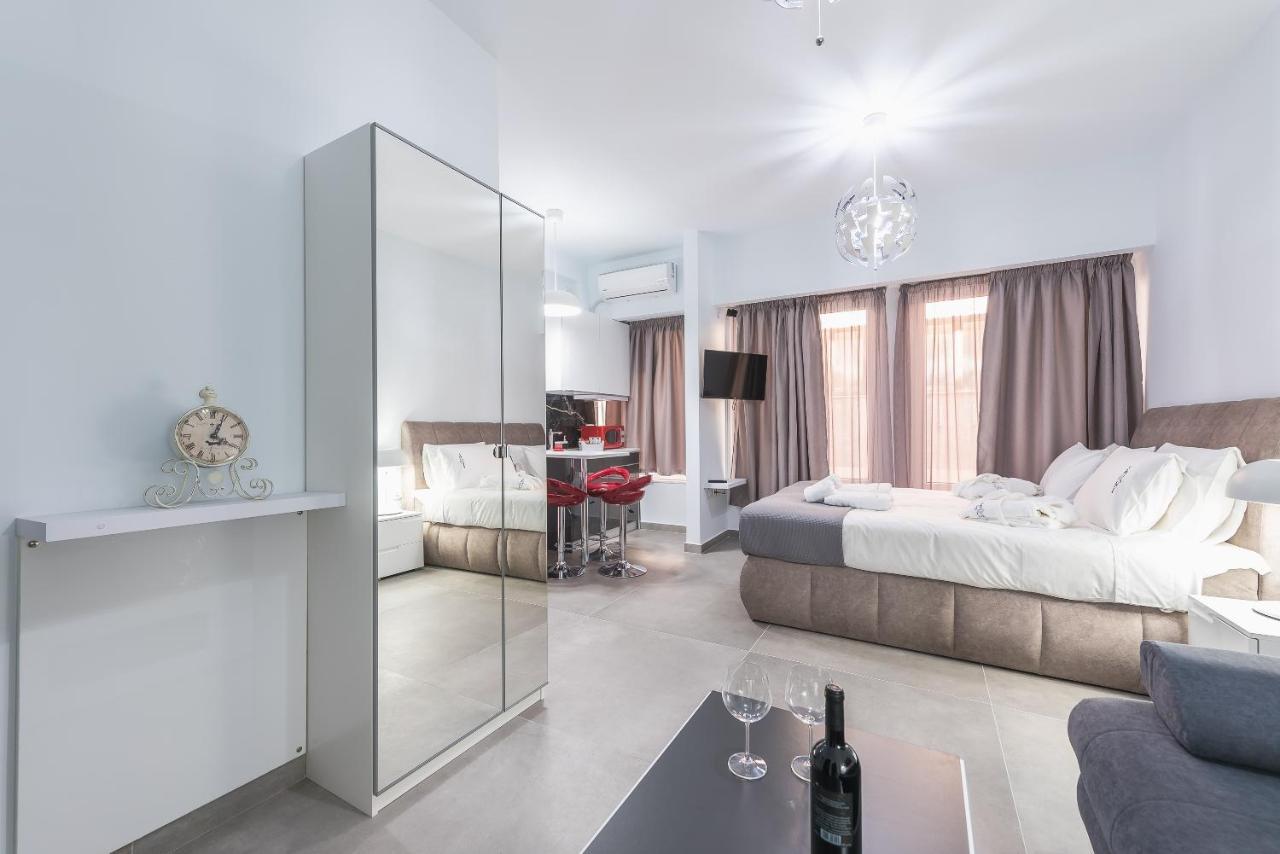 Iguana Gold Luxury Suites 1Min From Ermou Str Athen Eksteriør billede